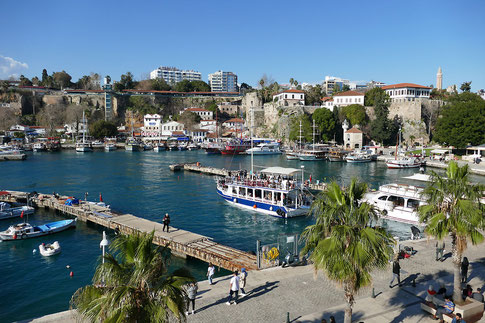 Hafen an der Altstadt von Antalya