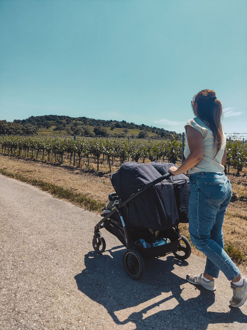 Hallo, ich bin Denise, zweifach Mama und blogge auf exploreautside.com über die kinderfreundlichsten Routen rund ums Burgenland & Niederösterreich.