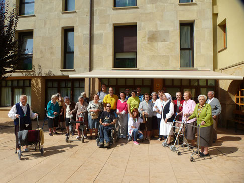 Foto con la gente de la residencia