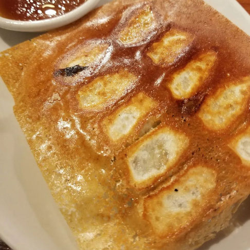 屋台：笑平、料理：手作り餃子