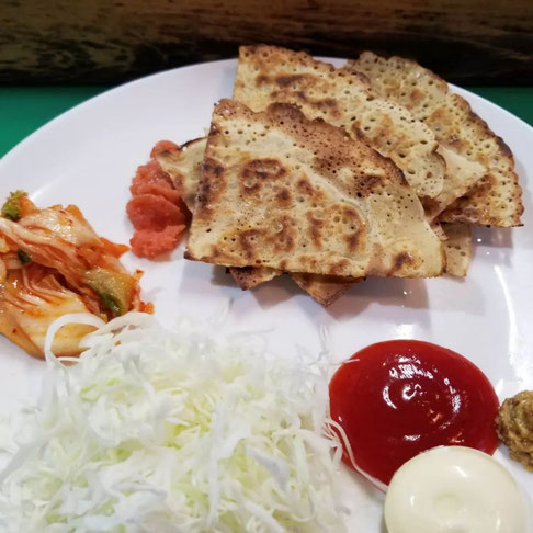 屋台：なかちゃん、料理：博多ピリピリ焼き