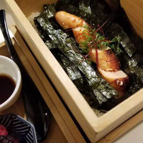 屋台：ひとつ屋根のした、料理：焼めんたい丼
