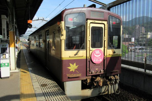 主要車両のWKT521