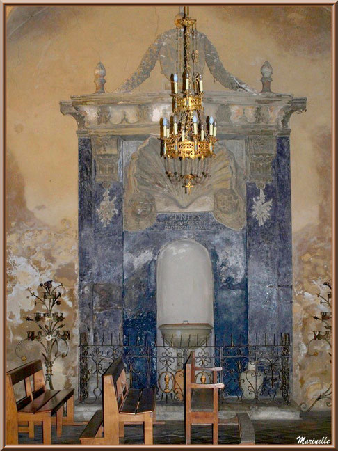 Eglise Notre Dame de Beaulieu, village de Cucuron, Lubéron (84) : Fonds Baptismaux