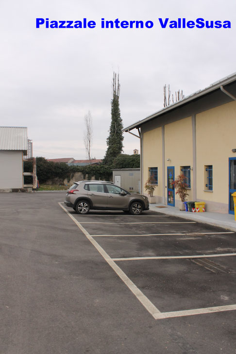 INGRESSO B : CORTILE  INTERNO E  PER CHI PROVIENE DA CORSO INDIPENDENZA