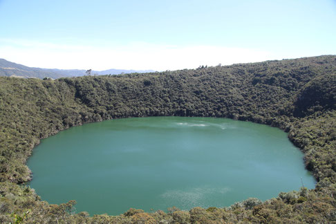 It exist many legends and myths about the emerald green lake in Guatavita.