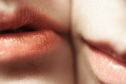Lippen gehören zu den sensibelsten Körperstellen und brauchen eine gute Pflege.