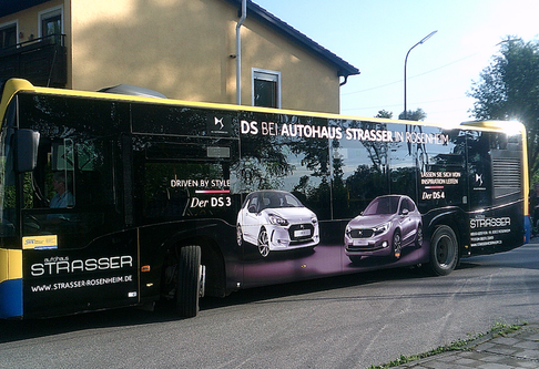 Autohaus Strasser Bus fähr ab sofort durch Rosenheim