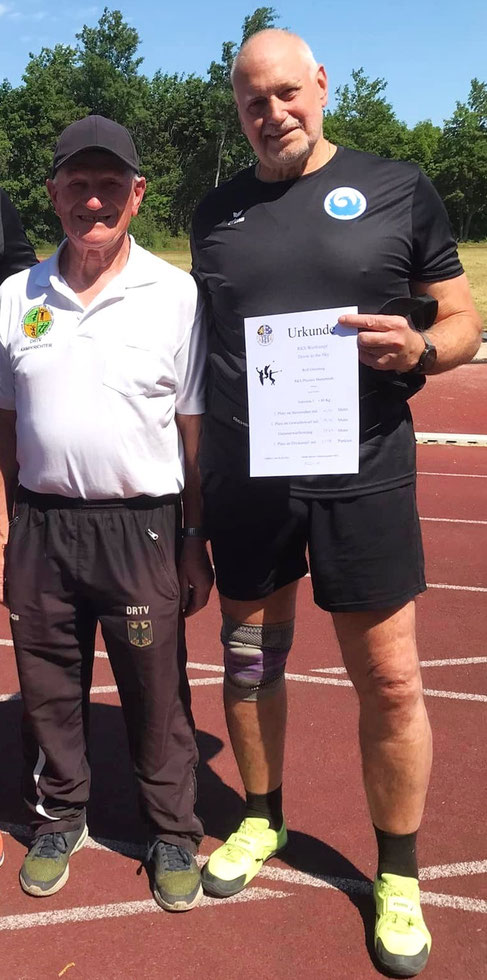 11.05.2025 - Niederselters (rechts Rolf Griesberg, daneben Trainer Kurt Büttler)