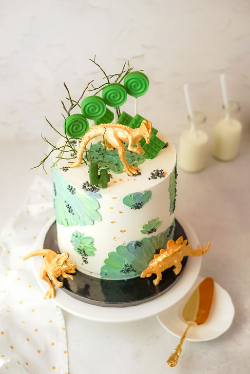 Dinotorte zum Kindergeburtstag