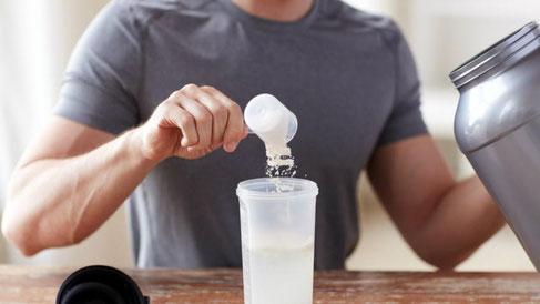 Fitness supplement eiwitten creatine aminozuren pre-workout post-workout weight gainer BCAA testosteron fatburner