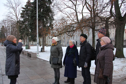 Ниоле Карамзине - слева