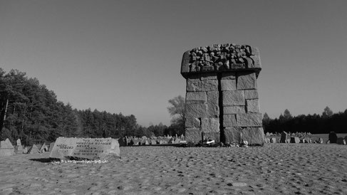 Mémorial de Treblinka, monument central