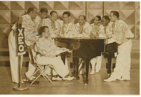 Conjunto Matamoros: Benny segundo de izq. a der.