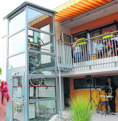 Der neue Aufzug beim Hospiz am Dreifaltigkeitsberg in Spaichingen, den die Lions-Clubs der Region finanziert haben. Bild: Privat