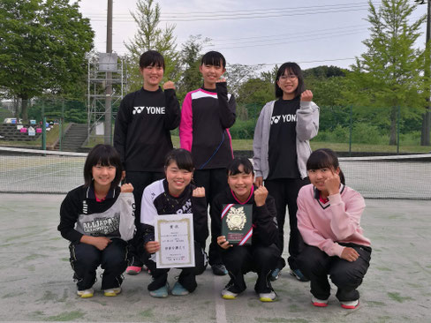 女子第3位　燕中学校