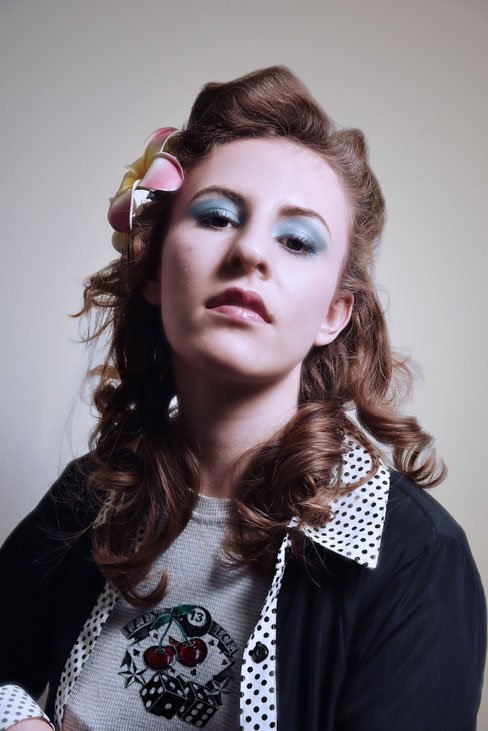 Make-up & Styling sind bei unseren Making of's enthalten. Wir werden dich in ein Star-Model verwandeln. 