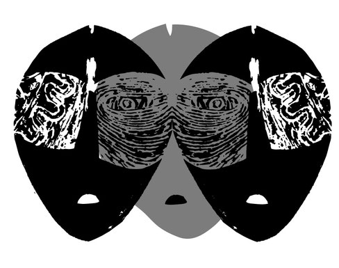 Trois masques, création de Jean-Claude Le Gall en technique mixte sur cristal souple.