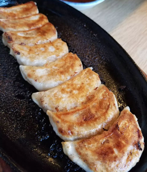 屋台：雲仙、料理：手作りギョーザ