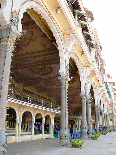 Spurenwechsler Reise blog Reiseblog Schwarz Jörg TIPS Kultur Highlights Tempel Paläste Mysore Maharadscha Indien