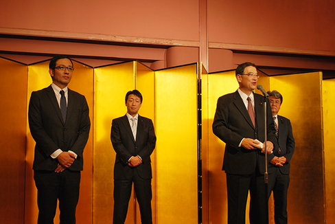加藤・新堀両県会議員および新人の青木市会議員候補の紹介