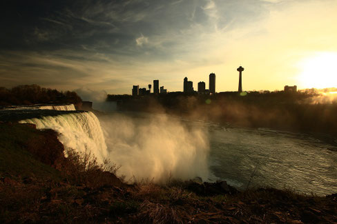 Sonnenuntergang an den Niagarafällen