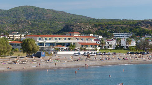 KAMARI BEACH Hotel in der Bucht von Lardos - το ξενοδοχείο KAMARI BEACH στον κόλπο της Λάρδου