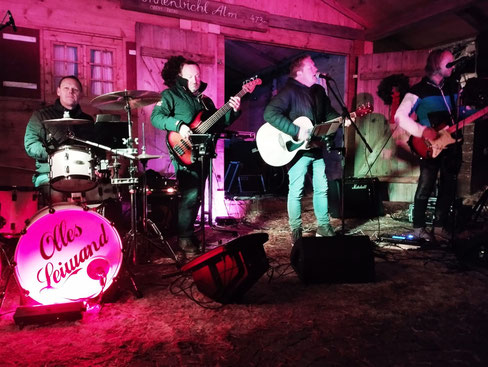 Olles Leiwand spiel live Austropop am Weihnachtsmarkt in Bad Reichenhall