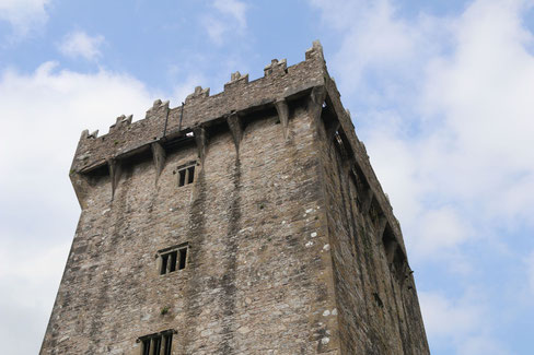 Markanter eckiger Turm des Blarney Castles - ©My own Travel Rundreisen Irland