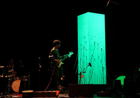 Photo du spectacle O(H)M, triturateur sonique du collectif TRIG . Epopée musicale tout public