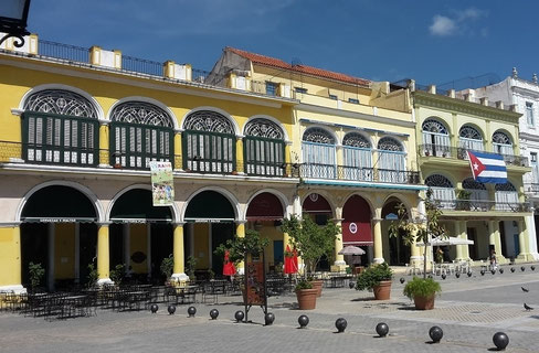 Plaza Vieja in der Altstadt von Havanna