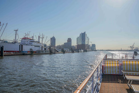 MS Thurgau Chopin Einlaufen in Hamburg Elbphilharmonie