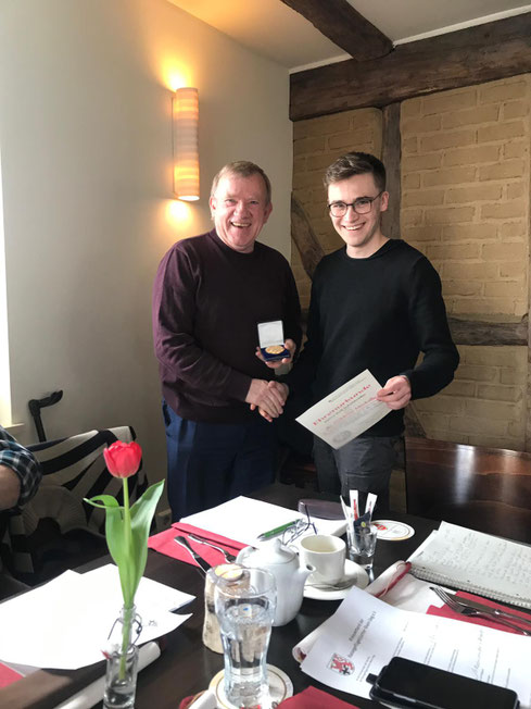 Gratulation an Herrn Scheidweiler (links im Bild) durch Herrn Gebert
