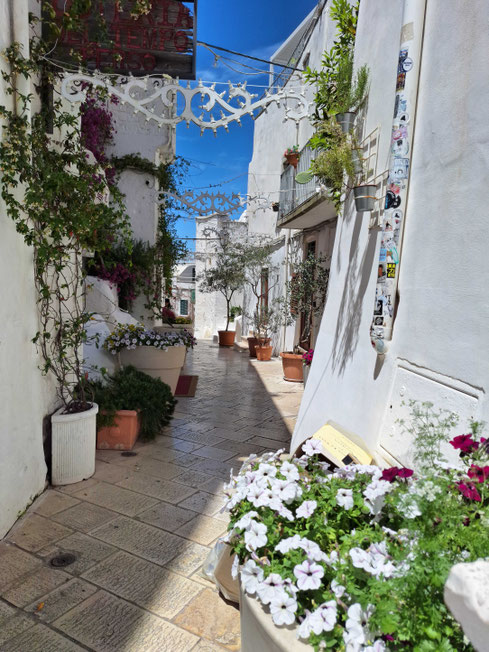 Les Pouilles : ruelle à Ostuni