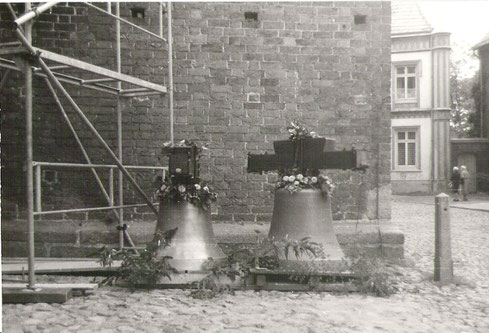 Die Glocken III und IV des aktuellen Geläuts (2007) wurden von dem gebürtigen Güstrower Dr. Stade gestiftet.