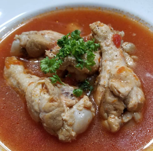 屋台：ウールーユイット_Heureux8、料理：手羽元のトマト煮？