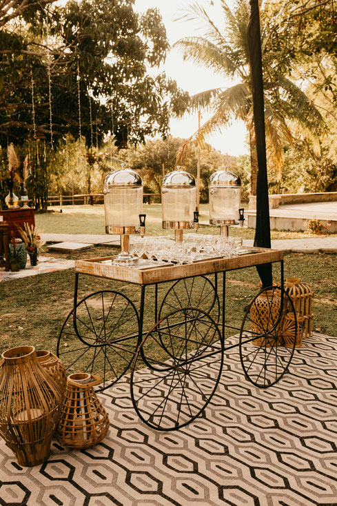 Mobilier et Vaisselle pour un Mariage : Créez une Ambiance Inoubliable - Crédit photo : Jonathan Borba