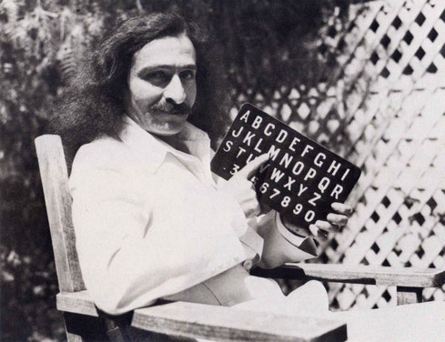 1932 ; Meher Baba at the Garden of Allah Hotel, Hollywood, CA. ( ? confirmation sought )