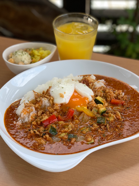 定番となった「ベジたまカレー」
