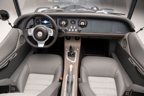 Morgan Plus Six Cockpit Überblick