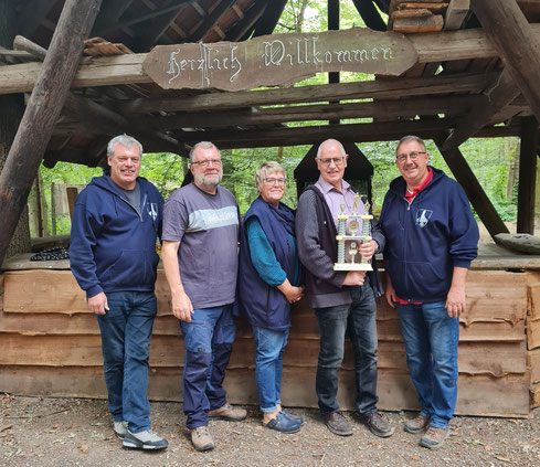 v.l.n.r. Thomas Feuge, Bernd Scharrighausen, Peggy Feuge, Helmut Kümper und Andreas Voges