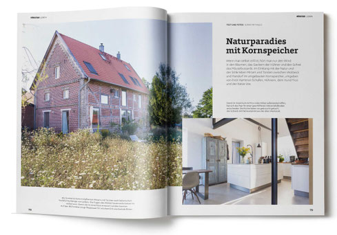 Doppelseite Münster Magazin. Zwei Bilder: 1. Außenaufnahme alter Kornspeicher mit neuen Fenstern. 2. Innenaufnahme Küchenblock mit altem Schrank
