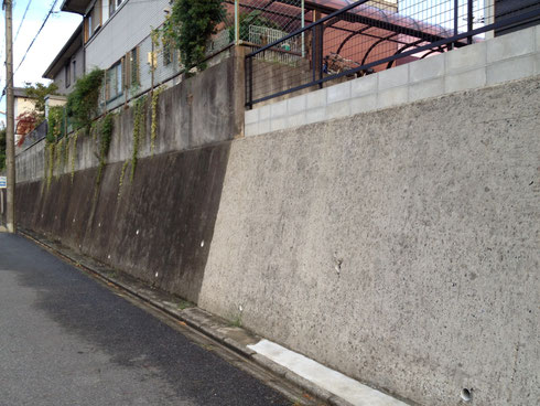 日進市 擁壁を高圧洗浄するとこんなにきれいになる