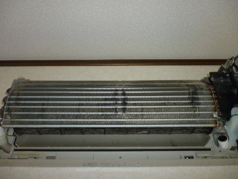 熱交換器、ホコリで汚れています