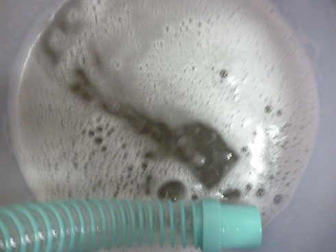 エアコンクリーニング後の汚水です。