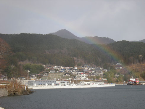 唐丹町北小白浜地区（2014年1月1日撮影。元朝参りの帰り、虹がかかりました）