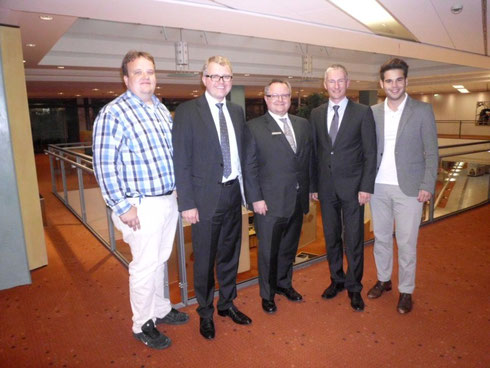 Markus Wiesecke, MdB Frank Schäffler, Vorstandsvorsitzender Peter Becker, Kreisvorsitzender Stepen Paul, Chris Dimitrakopoulos