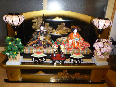 ↑ My mom's Dolls which are disprayed my parent's house in Japan.