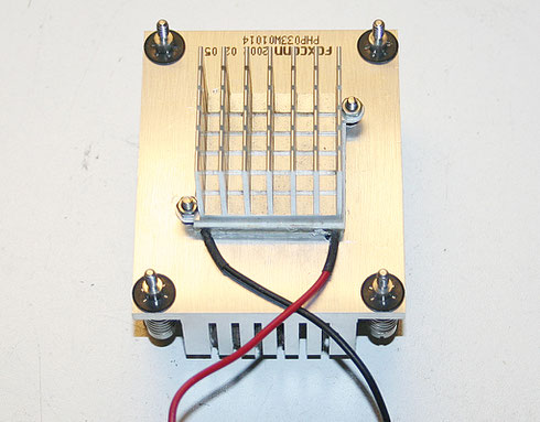 Peltier-Element mit zwei Kühlkörpern