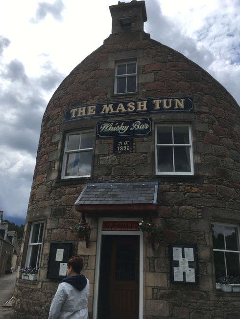 The Mash Tun Whisky Bar, Aberlour